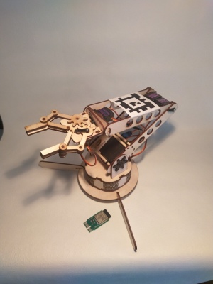 Alvin A.I. robot for STEM/STEAM from Simua