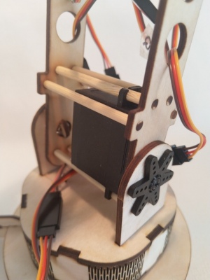 Alvin A.I. robot for STEM/STEAM from Simua